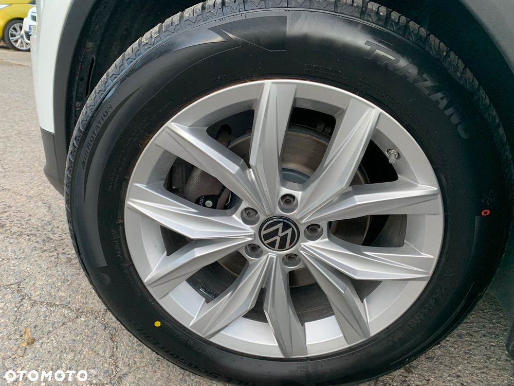 Volkswagen Tiguan - 32