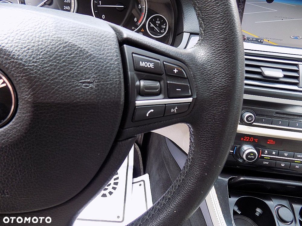 BMW Seria 5 518d - 13