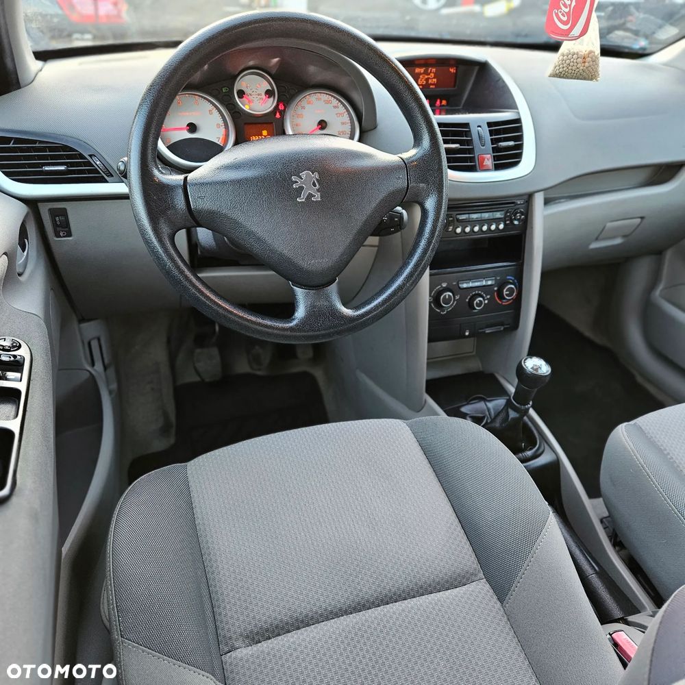 Peugeot 207 1.4 - 19