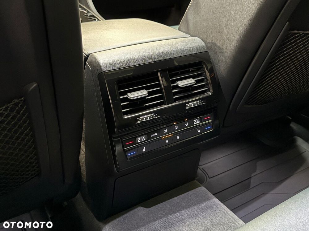 Volkswagen Touareg - 26