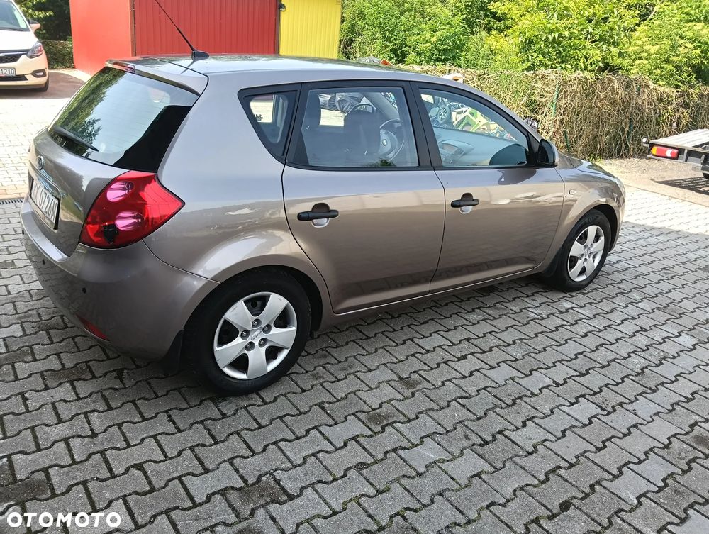 Kia Ceed 1.4 Comfort - 4