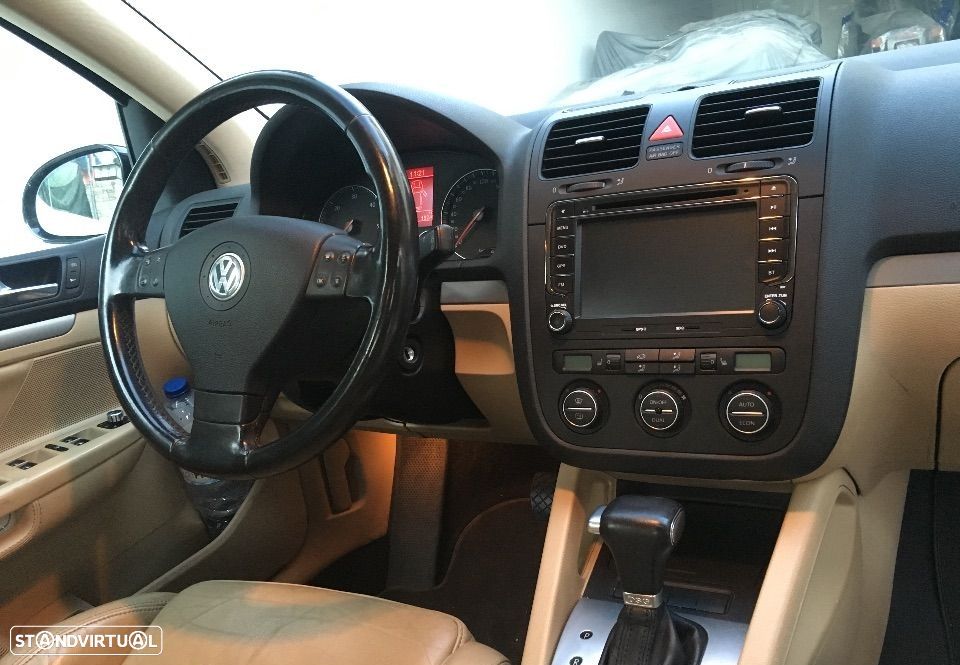 VW Golf 2.0 TDi Confortline DSG - 5