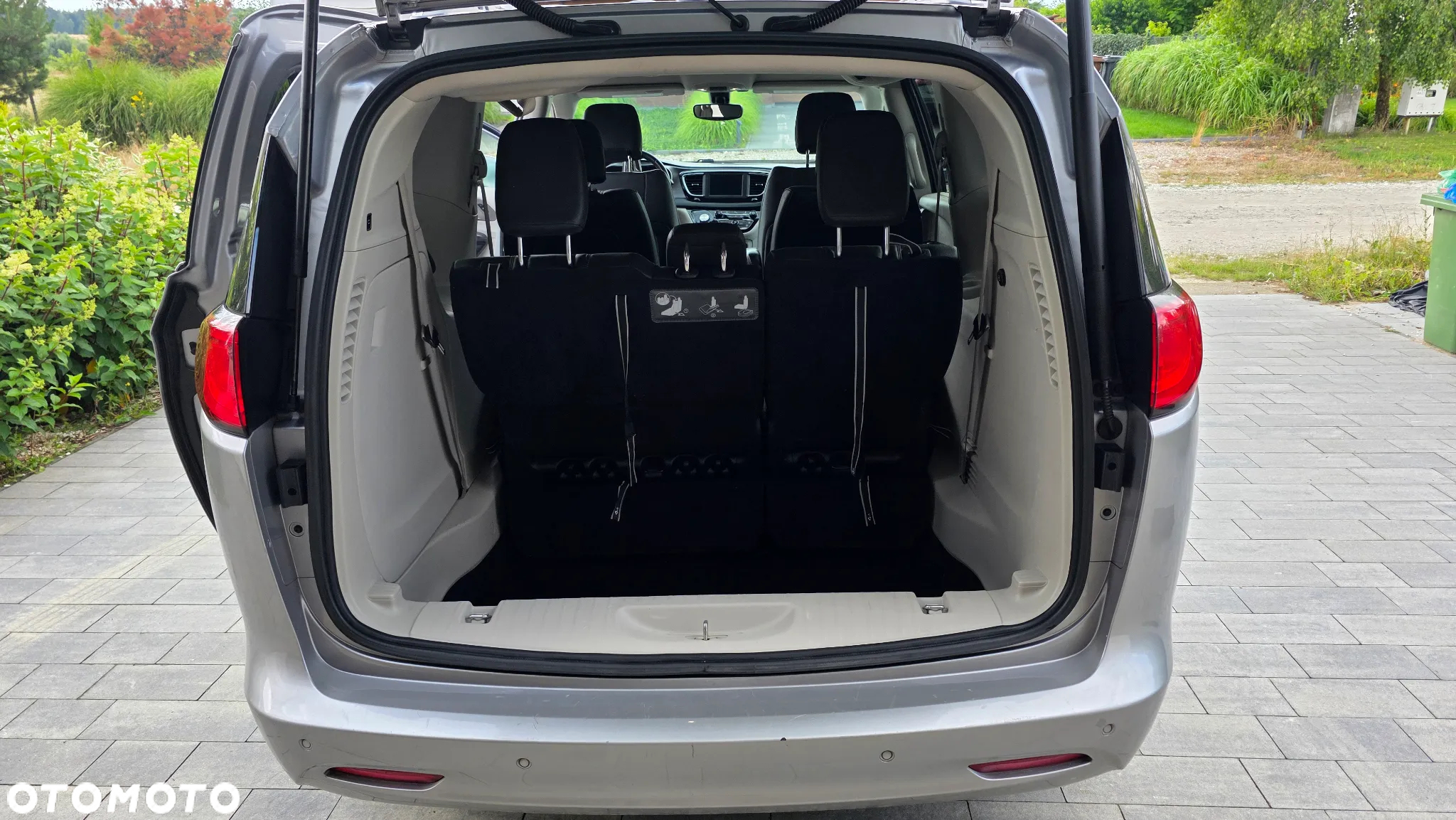 Chrysler Pacifica - 9