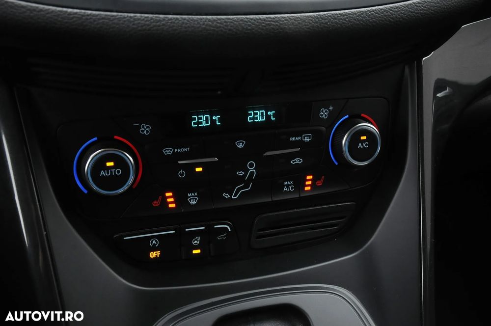 Ford Kuga 2.0 TDCi 4WD Powershift ST-Line - 15