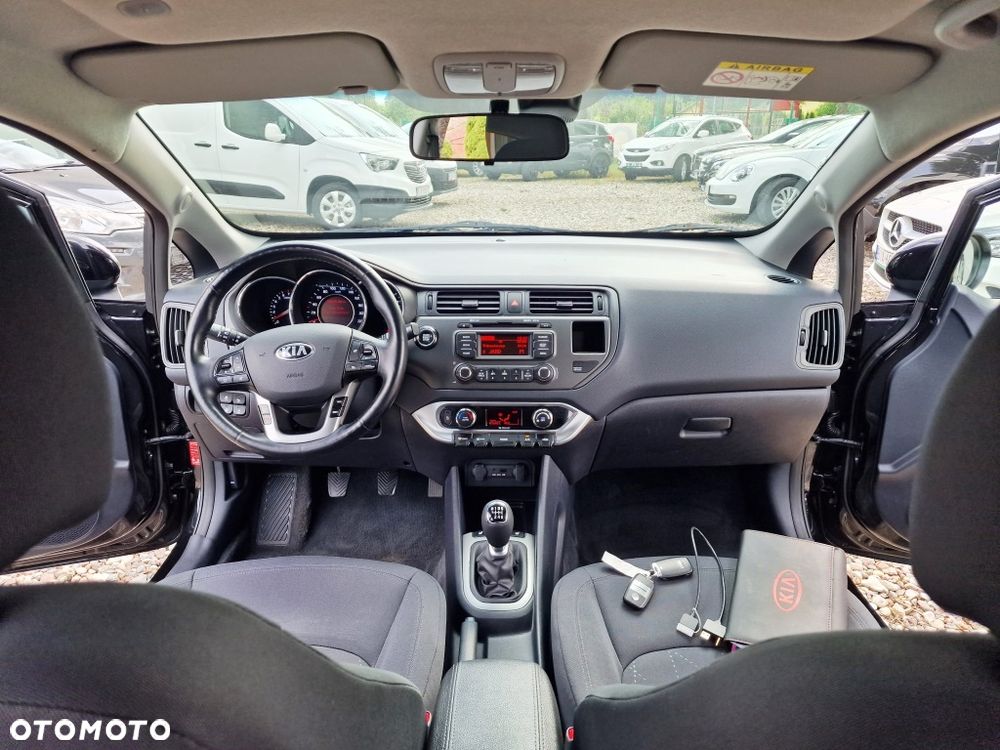 Kia Rio - 10