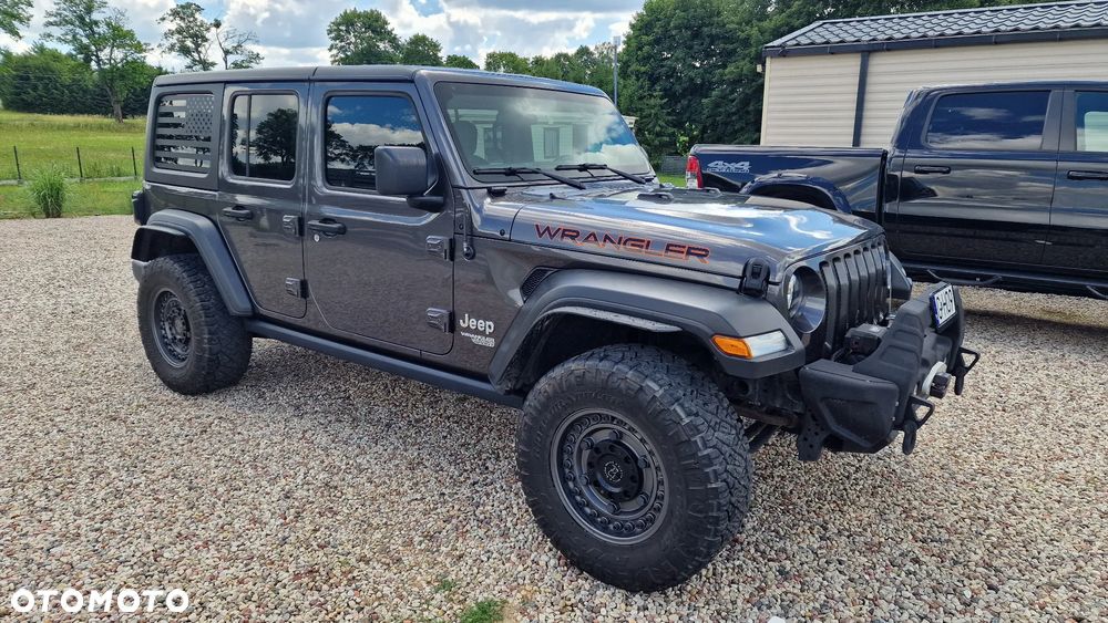 Jeep Wrangler - 8