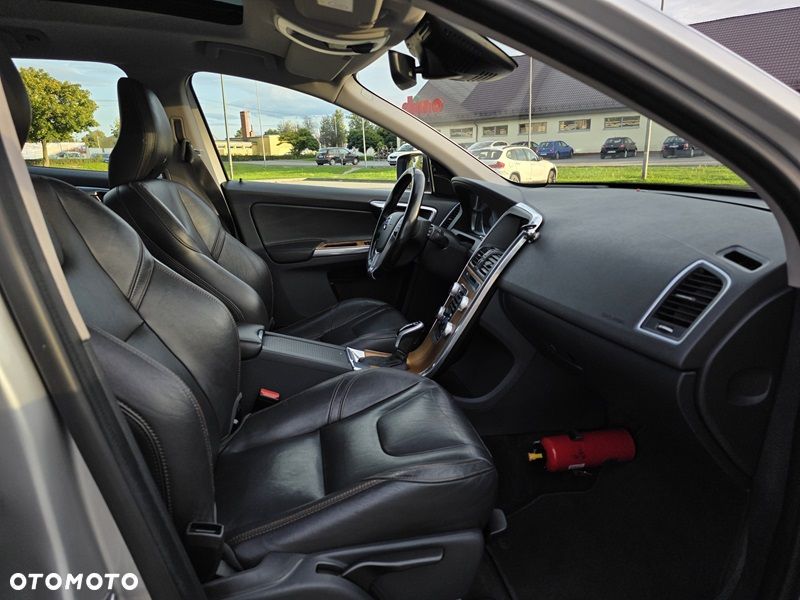 Volvo XC 60 D3 Geartronic Summum - 13