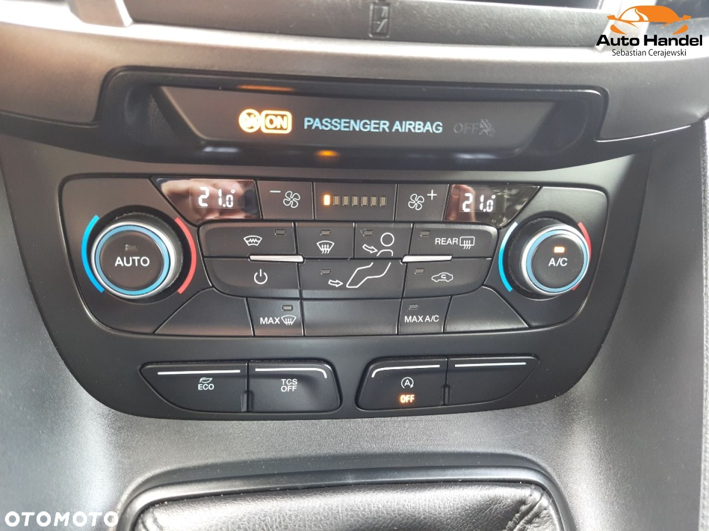 Ford Transit Connect - 26