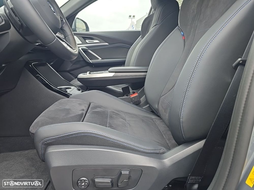 BMW iX2 eDrive20 - 15