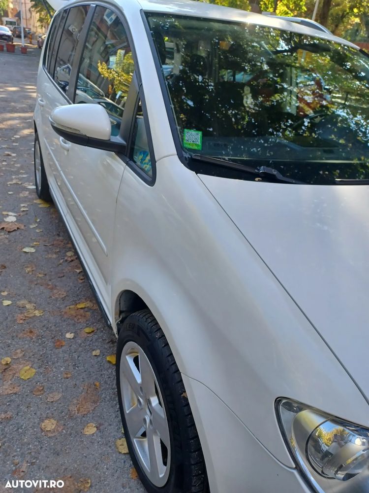 Volkswagen Touran - 4