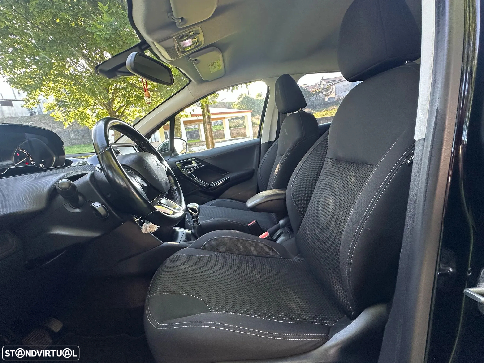Peugeot 208 1.5 BlueHDi Signature - 5