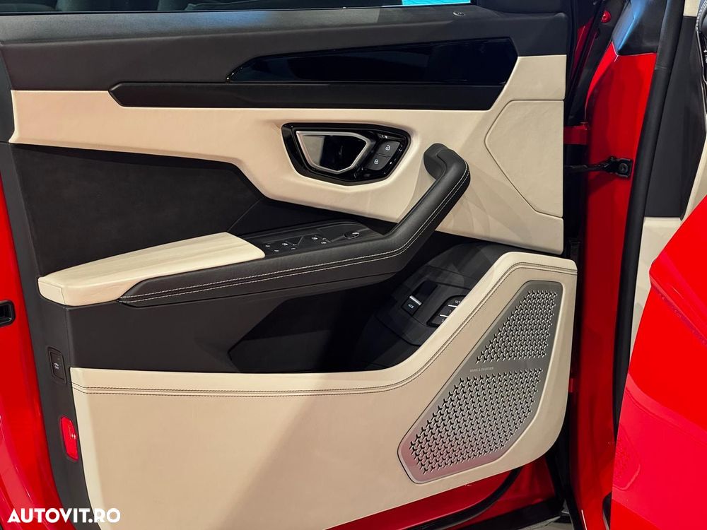 Lamborghini URUS - 14