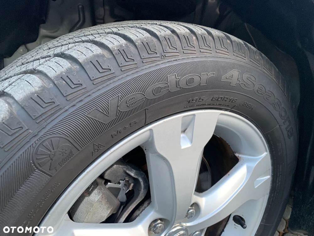 Toyota Urban Cruiser 1.4 D-4D 4x4 - 18