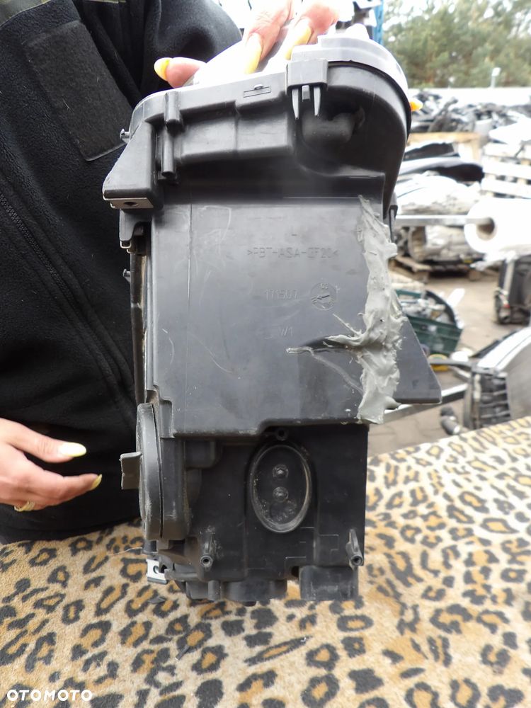 BMW - F10 - H7 - LEWA LAMPA PRZEDNIA - USZELNIONA - POKLEJONE UCHWYTY - SPALONA KOSTKA - ZALANE GNIAZDO - UK - 7203241 - 6