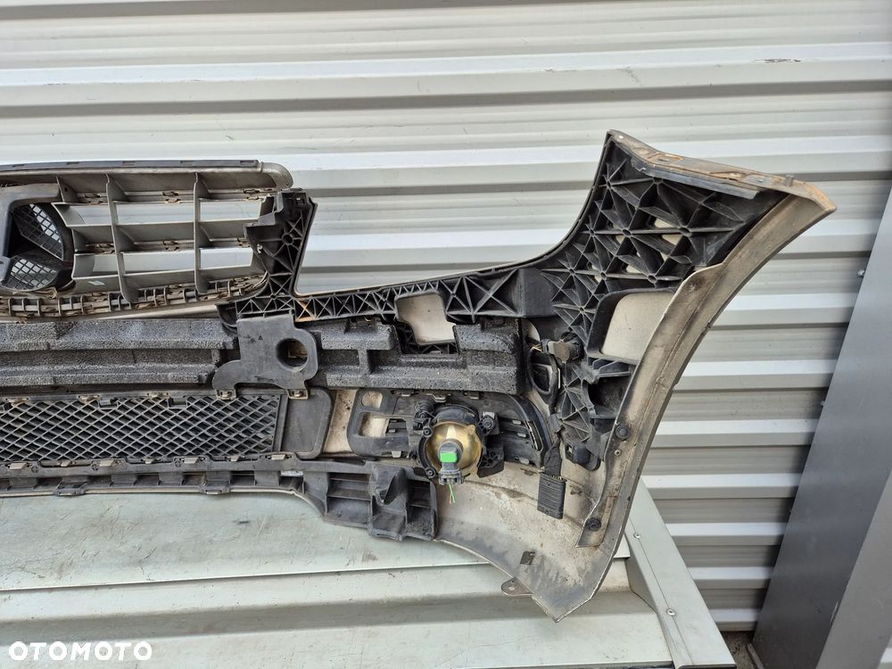 Zderzak przedni Mercedes C-klasa W204 Avantgarde - 11