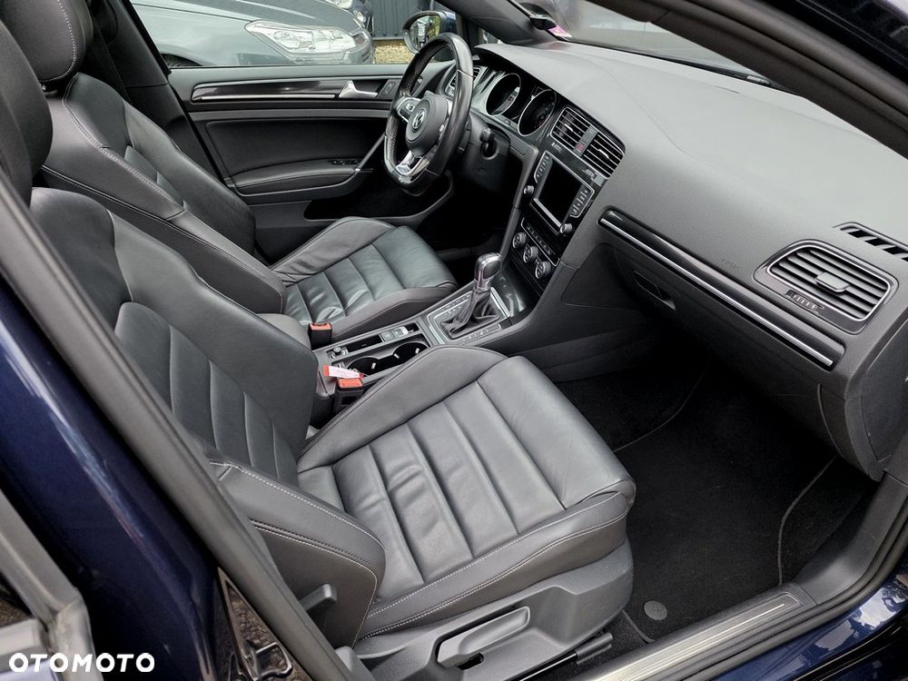 Volkswagen Golf - 11