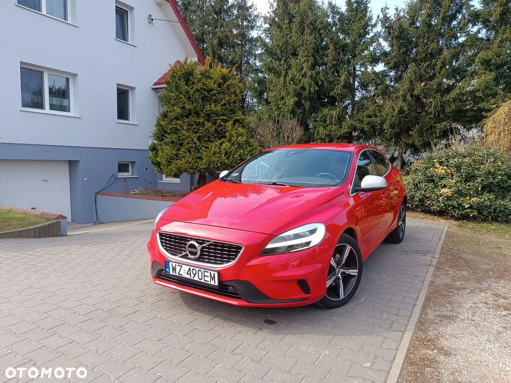 Volvo V40 D2 Drive-E R-Design Momentum - 1
