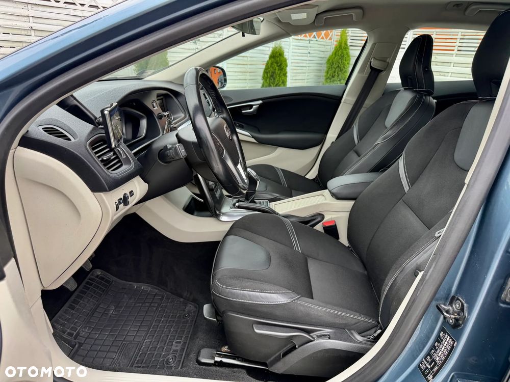 Volvo V40 D2 Momentum - 8