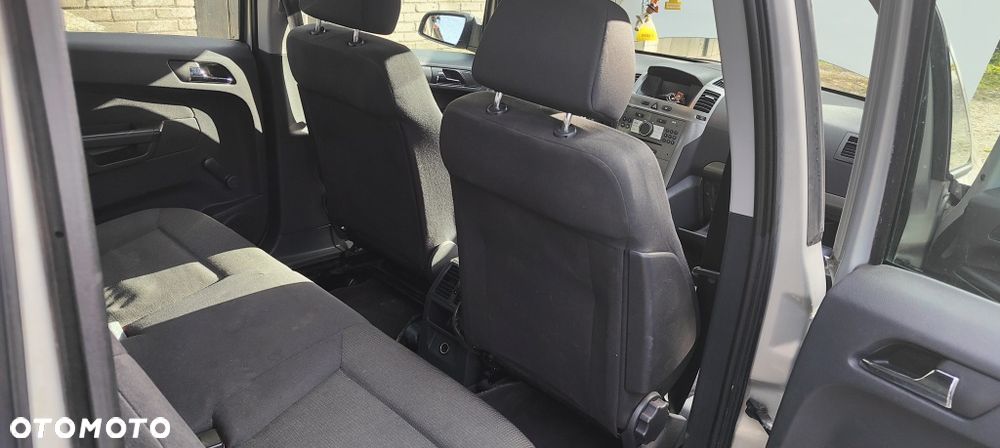 Opel Zafira - 4