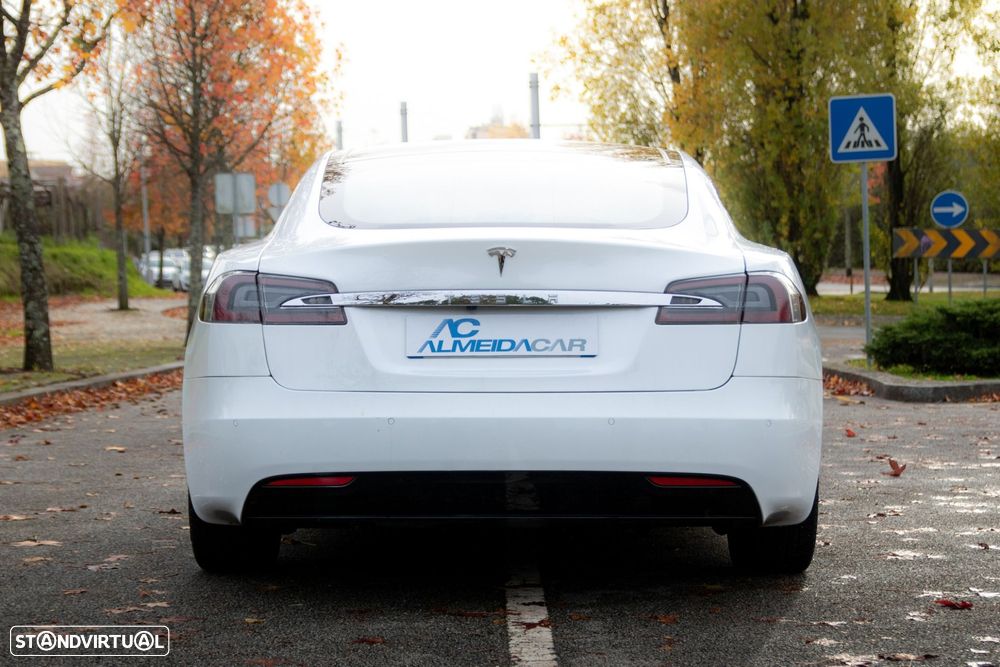 Tesla Model S 90D AWD - 35