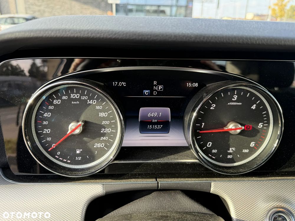 Mercedes-Benz Klasa E 220 d 4-Matic 9G-TRONIC - 8