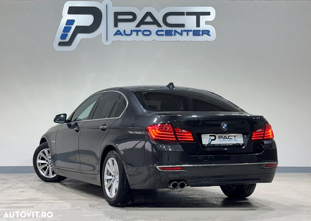 BMW Seria 5 520d Aut. Luxury Line - 12
