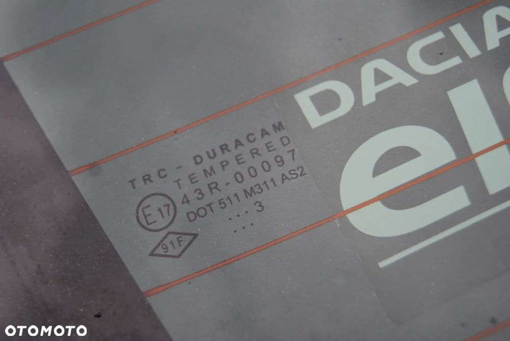 Dacia Logan 1.2 16V Laureate - 12