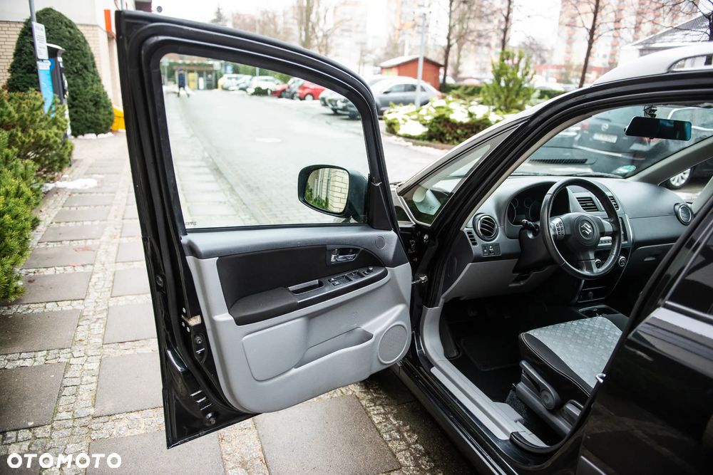 Suzuki SX4 1.6 Premium - 14