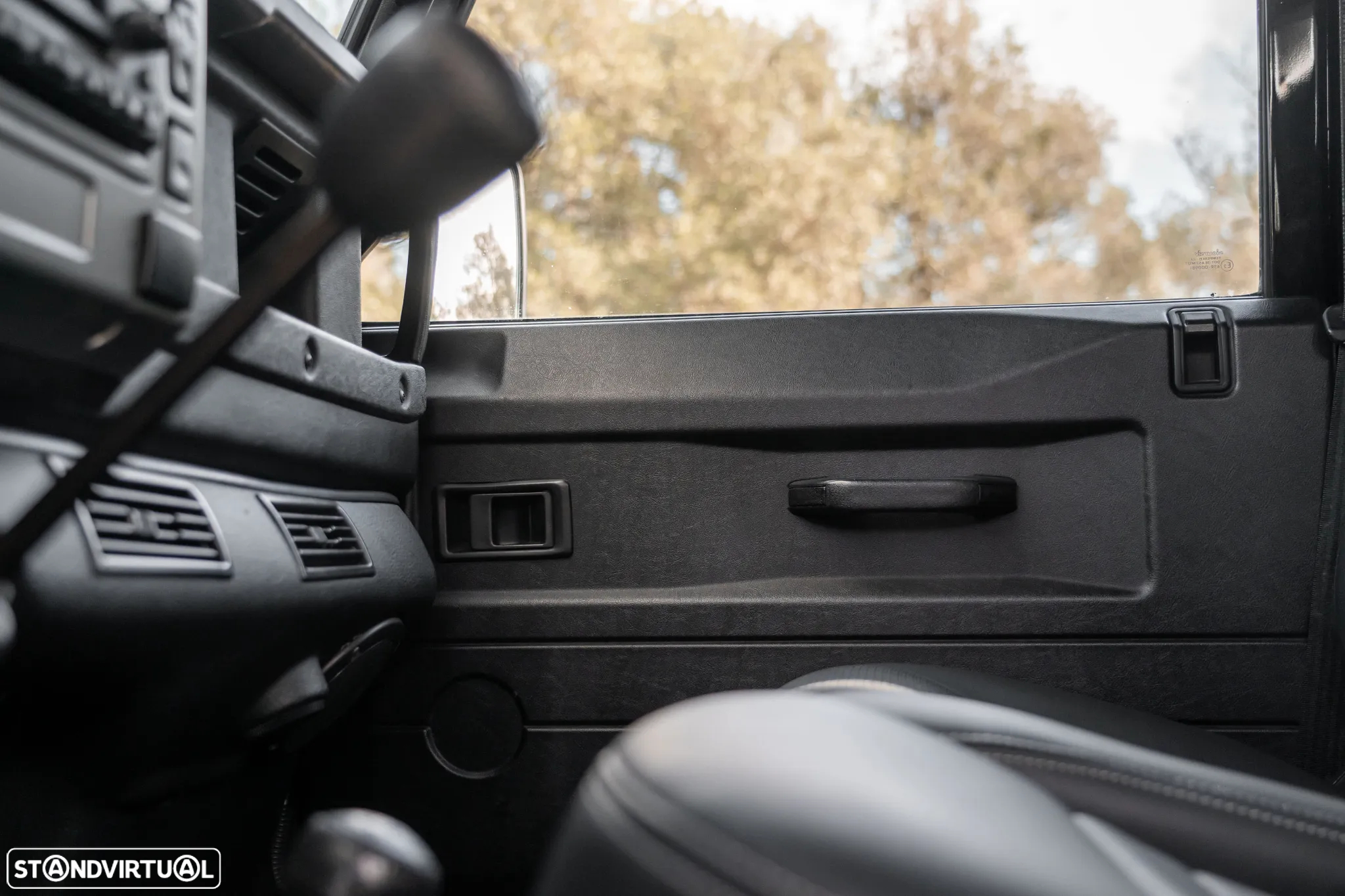 Land Rover Defender 110 SW 2.5 Td5 SE - 31