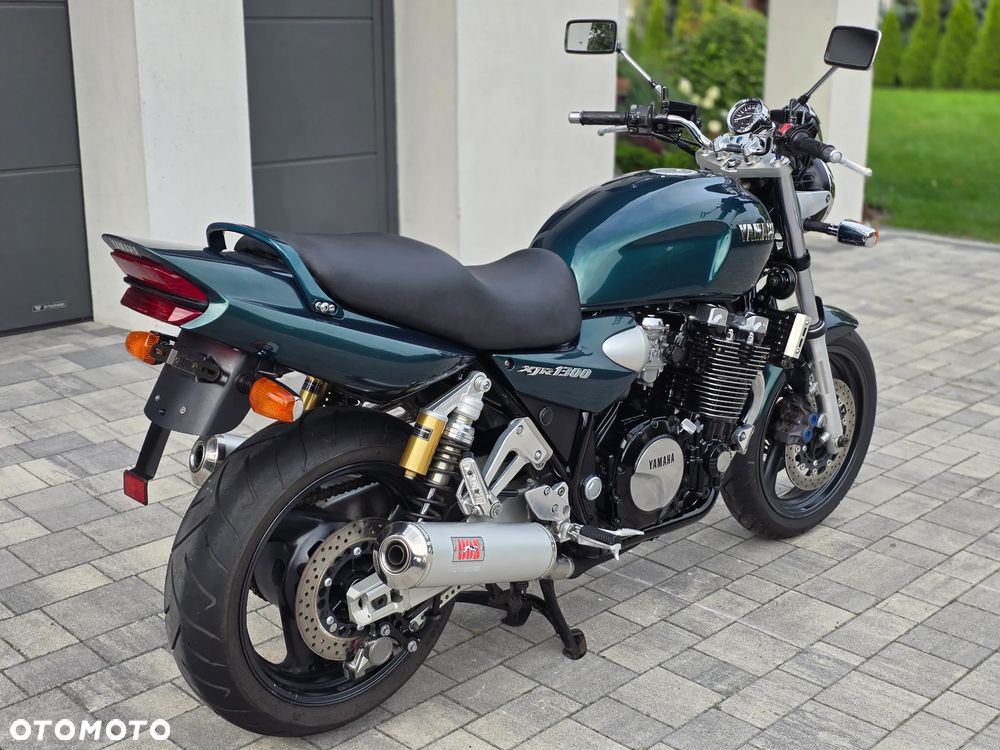 Yamaha XJR - 3