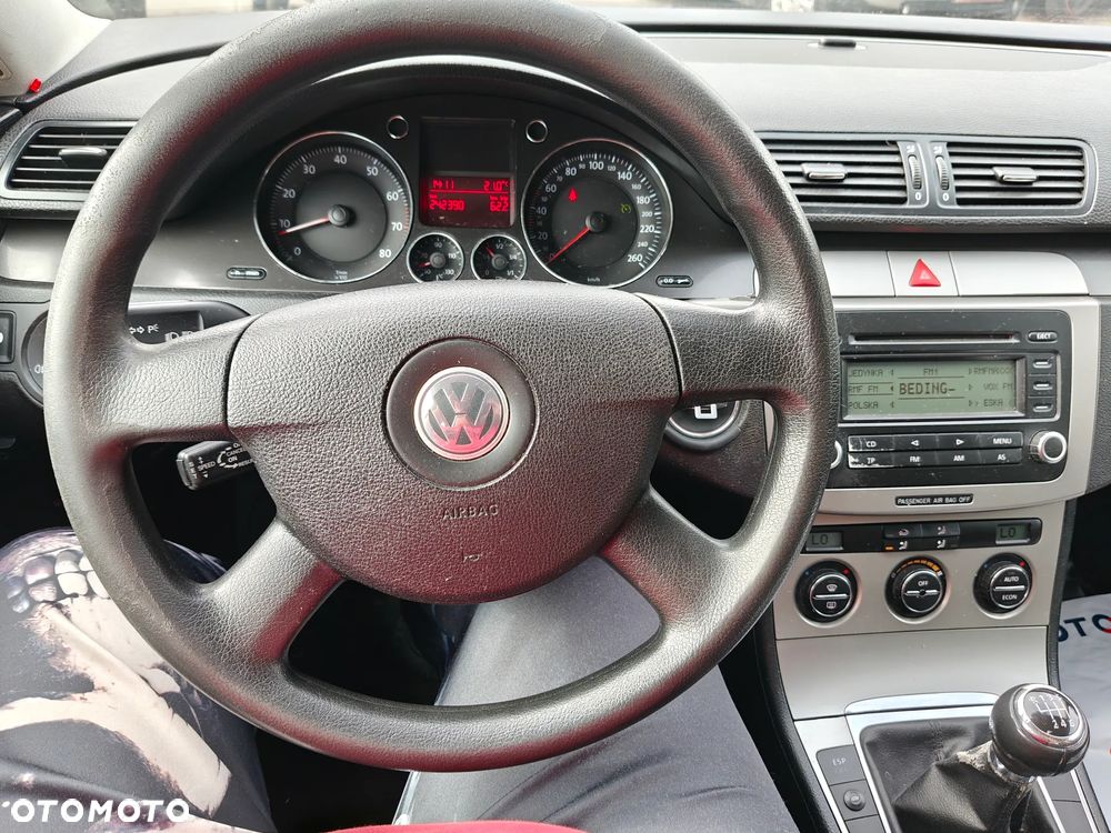 Volkswagen Passat 2.0 FSI Comfortline - 19
