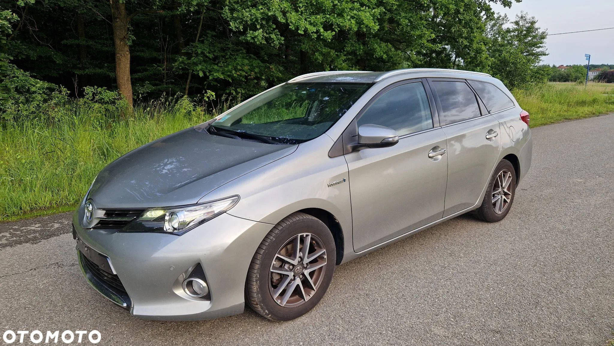 Toyota Auris 1.8 VVT-i Hybrid Automatik Executive - 1