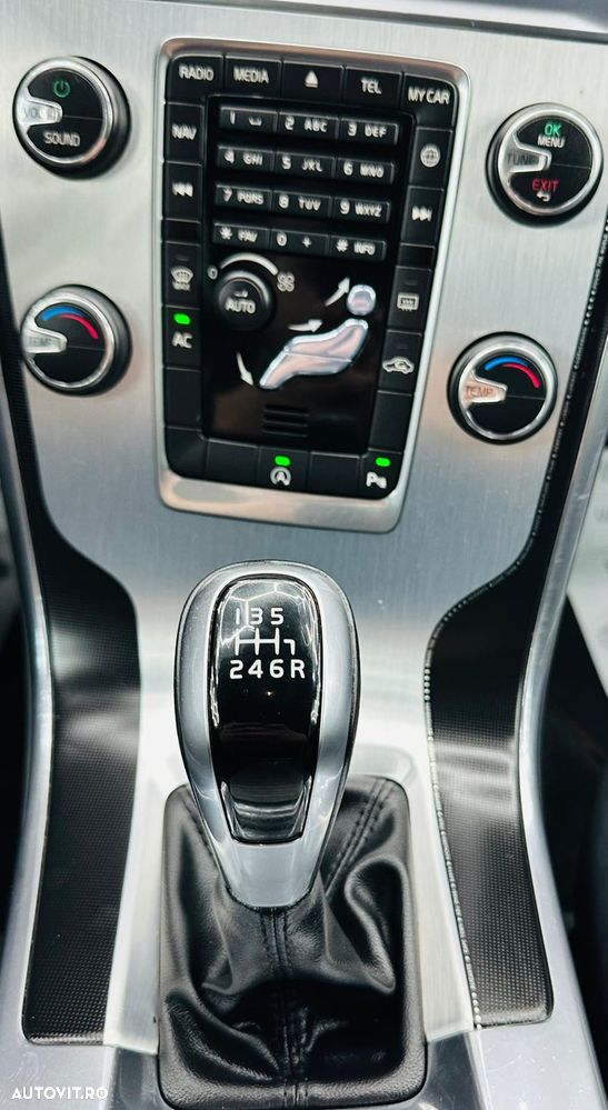 Volvo XC 60 D3 Ocean Race - 24