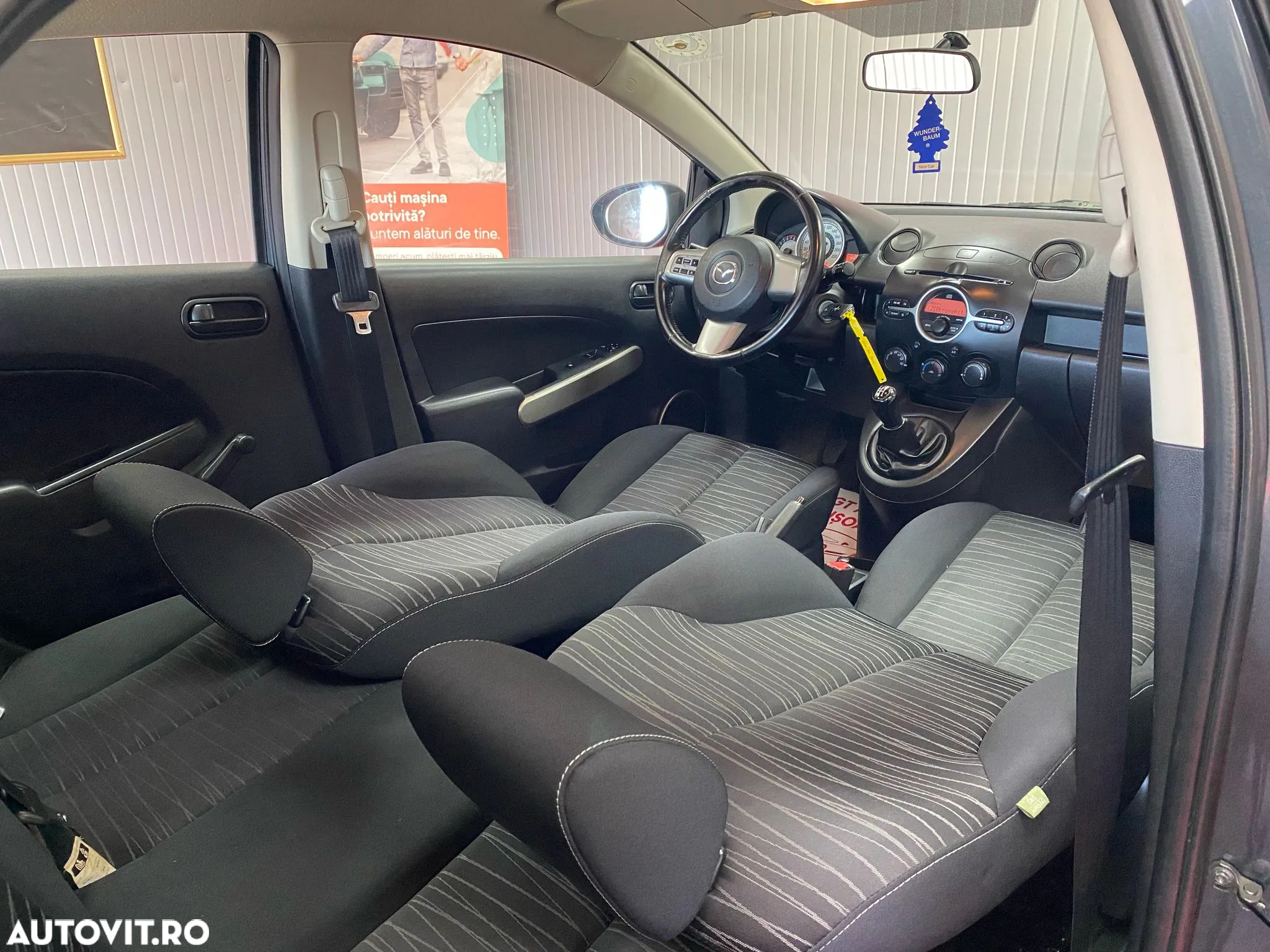 Mazda 2 - 15