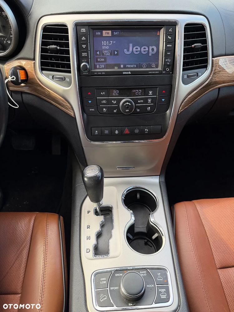 Jeep Grand Cherokee - 23