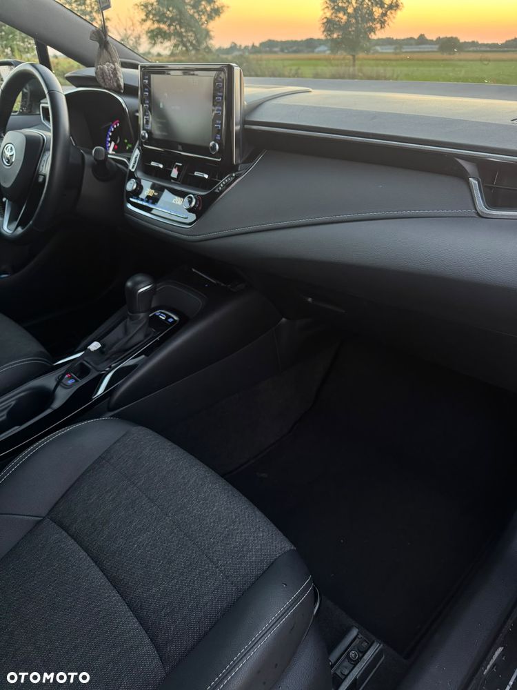 Toyota Corolla 1.8 Hybrid Selection - 10