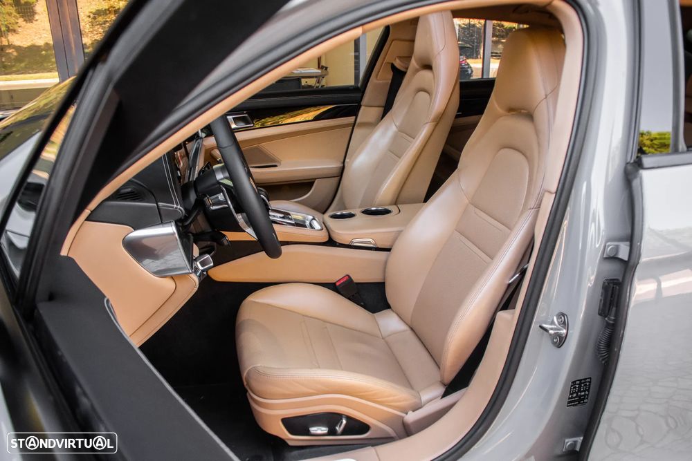 Porsche Panamera 4 E-Hybrid - 31