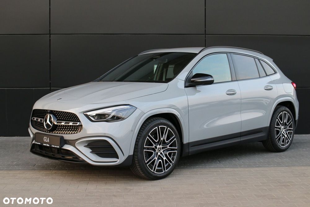 Mercedes-Benz GLA - 2
