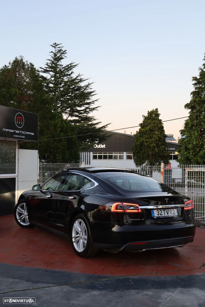 Tesla Model S 85D - 22