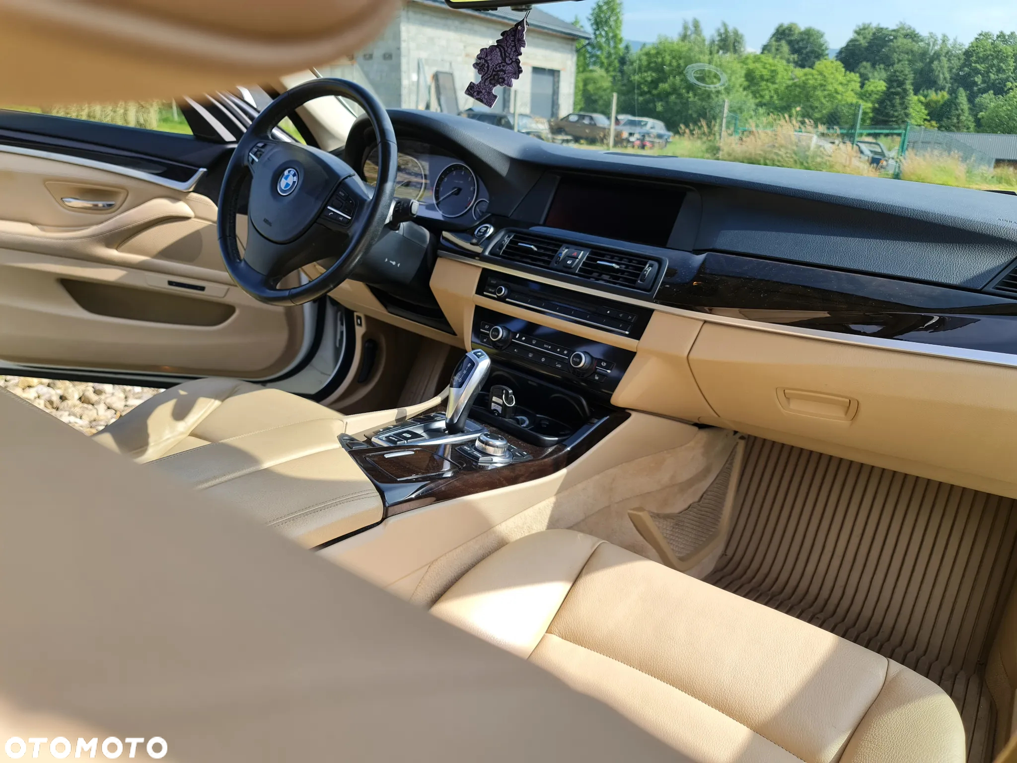 BMW Seria 5 528i xDrive - 26