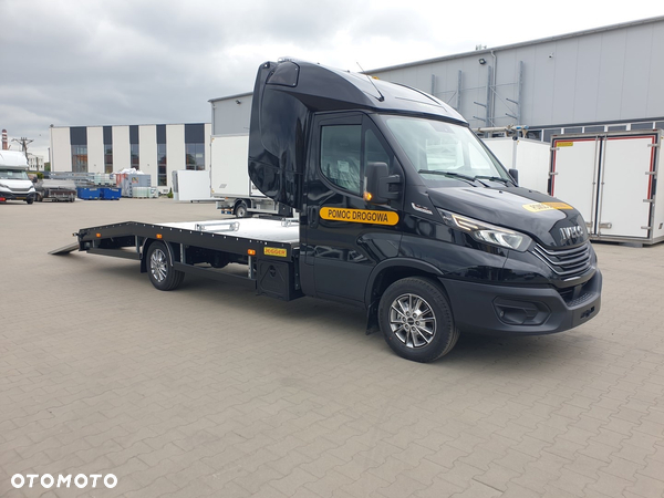 Iveco Daily 210KM BlackLine Tachograf Automat ACC FullLed pomoc drogowa 3.0 210KM  kabina sypialna webasto pneumatyka max