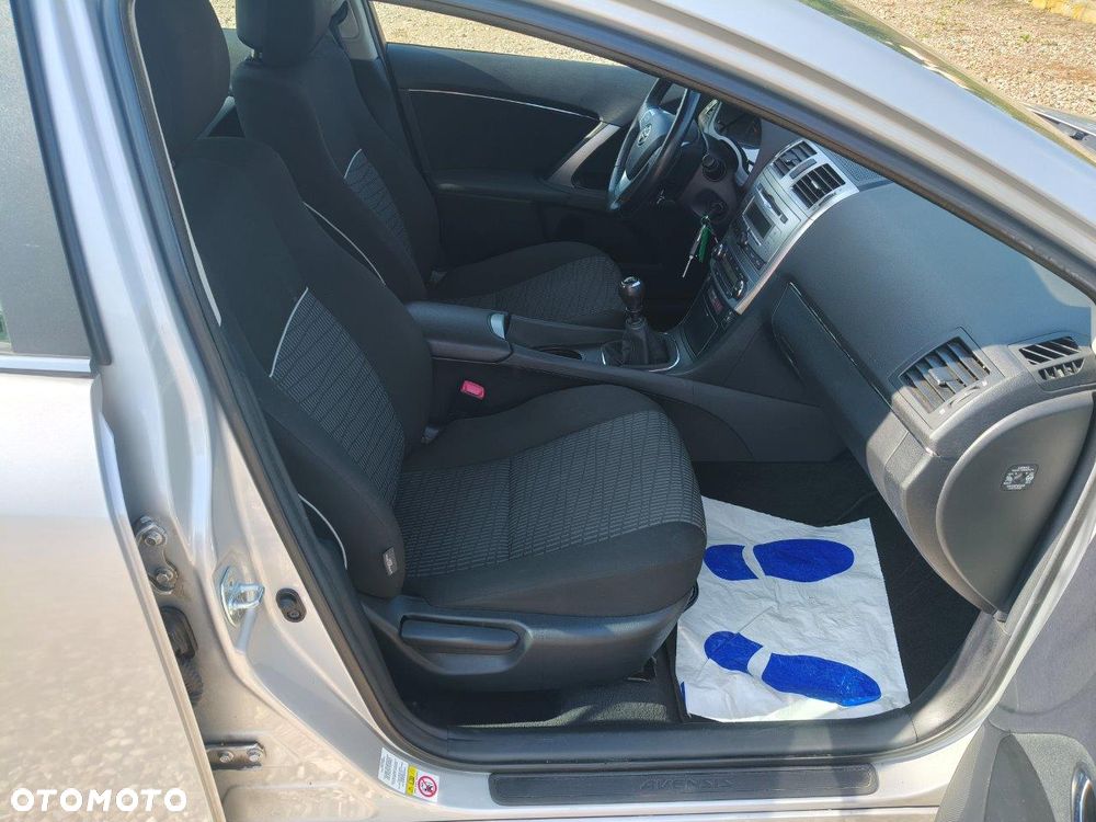 Toyota Avensis 1.6 Edition (2014) - 9