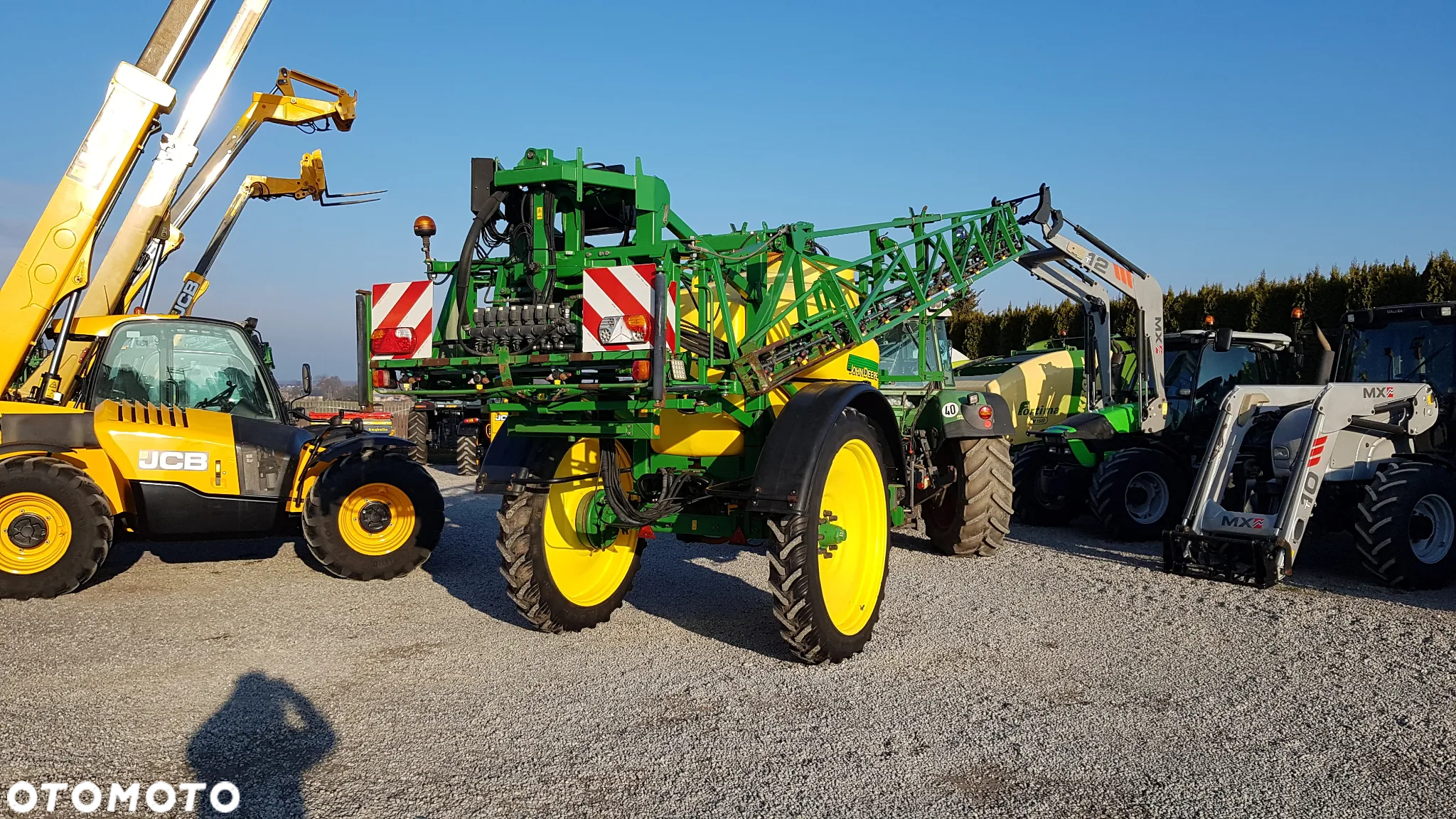 John Deere 832 - 7