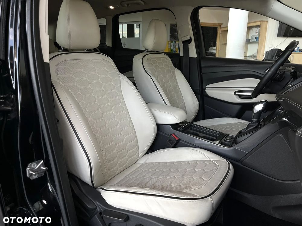 Ford Kuga 2.0 TDCi 4x4 Vignale - 25