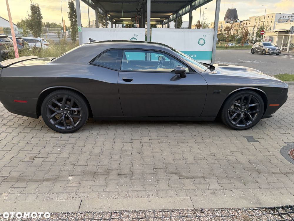 Dodge Challenger - 29