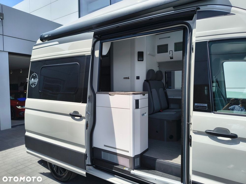 Volkswagen Crafter Grand California 600 silnik: 2,0 l TDI EU6 SCR BlueMotion Technology 130 kW skrzynia biegów: Przedni napęd automatyczna 8-biegowa rozstaw osi: 3640 mm - 17