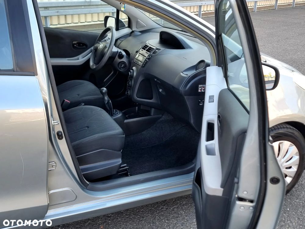 Toyota Yaris 1.0 Entry - 12