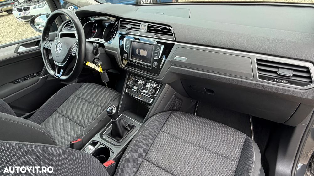 Volkswagen Touran 2.0 TDI Highline - 15