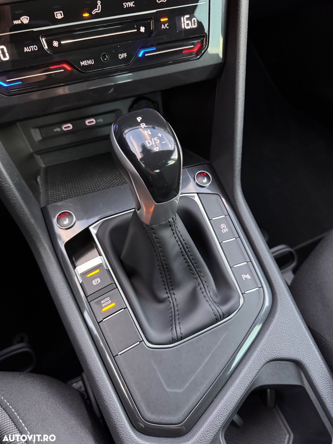 Volkswagen Tiguan 2.0 TDI SCR DSG R-Line - 31
