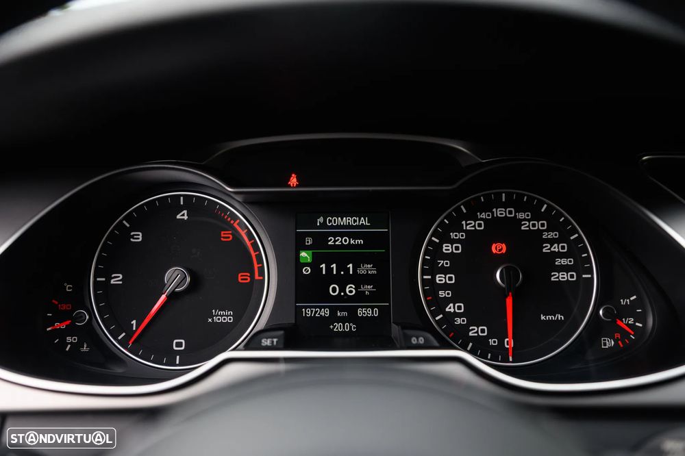 Audi A4 Avant 2.0 TDI Business Line S-line - 23